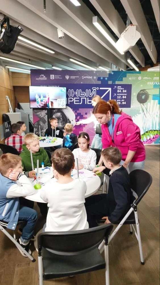 Время с пользой 👍   🗓 12 апреля, в День космонавтики, София, ученица 1А класса, посетила Заповедное 