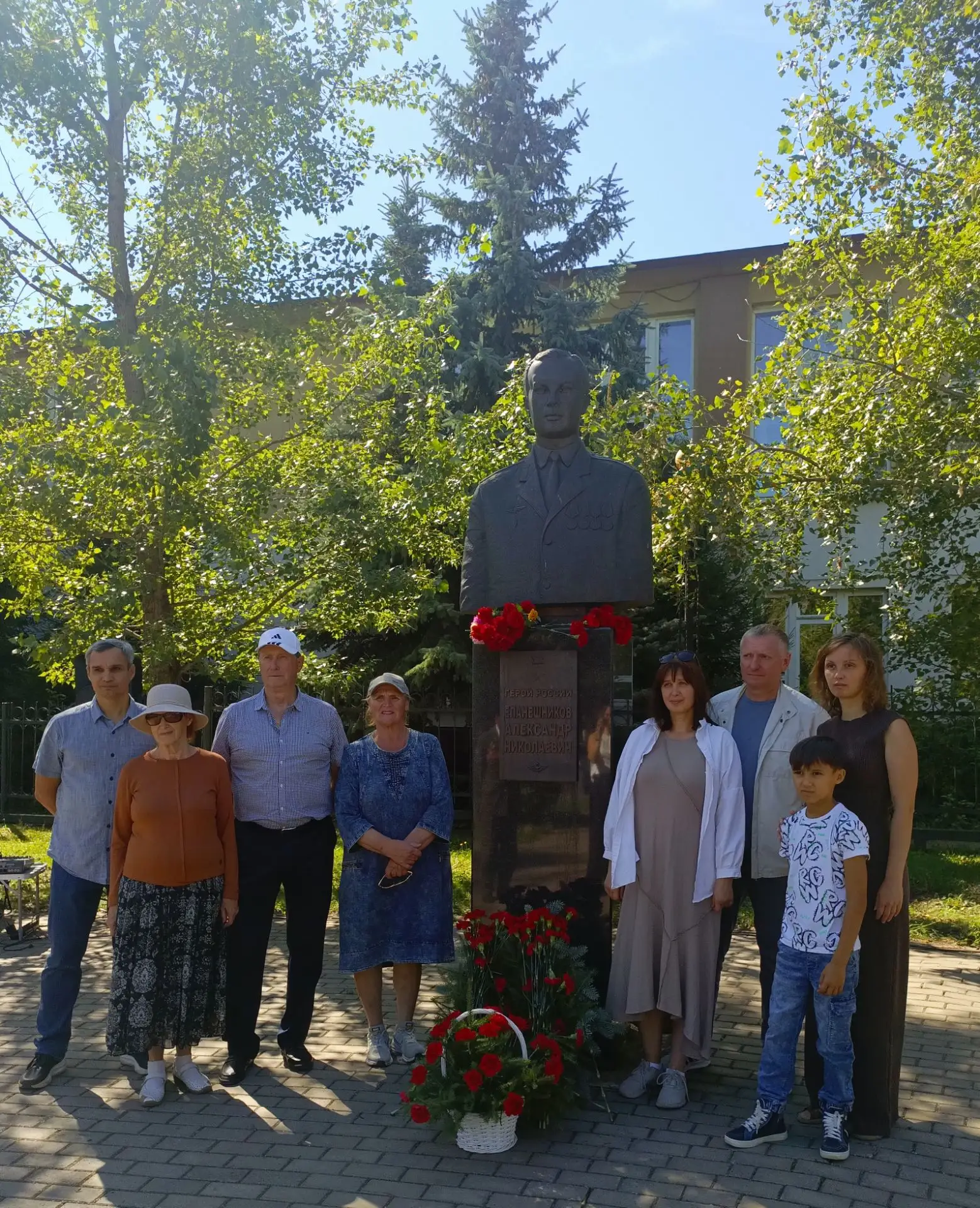 В сквере А.Н. Епанешникова прошел митинг Памяти.