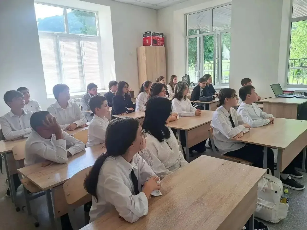 🕊️ Классный час «Мы против террора!»