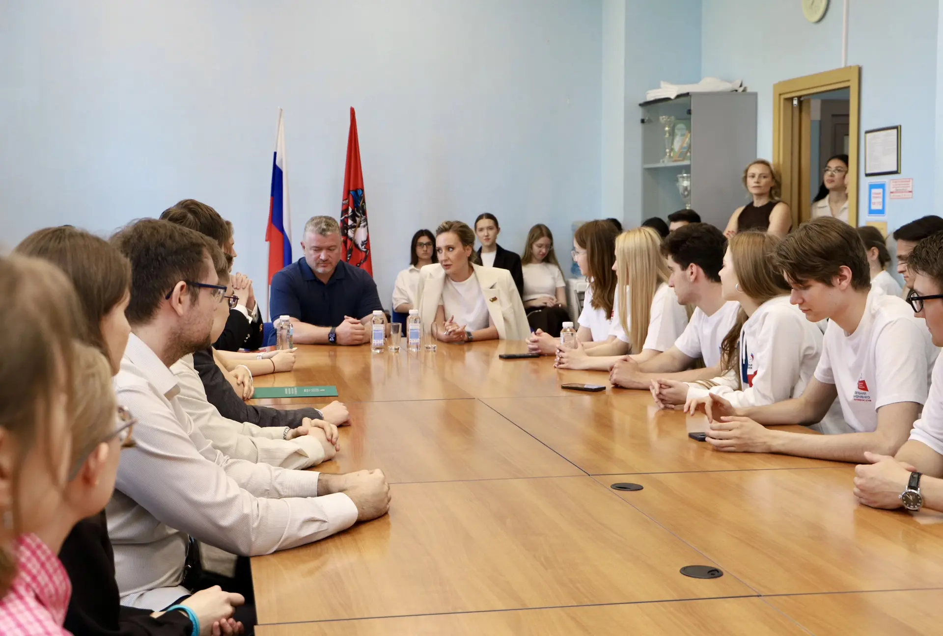 Вместе с Евгением Андриенко провели встречу с активистами программы «Именная стипендия ...