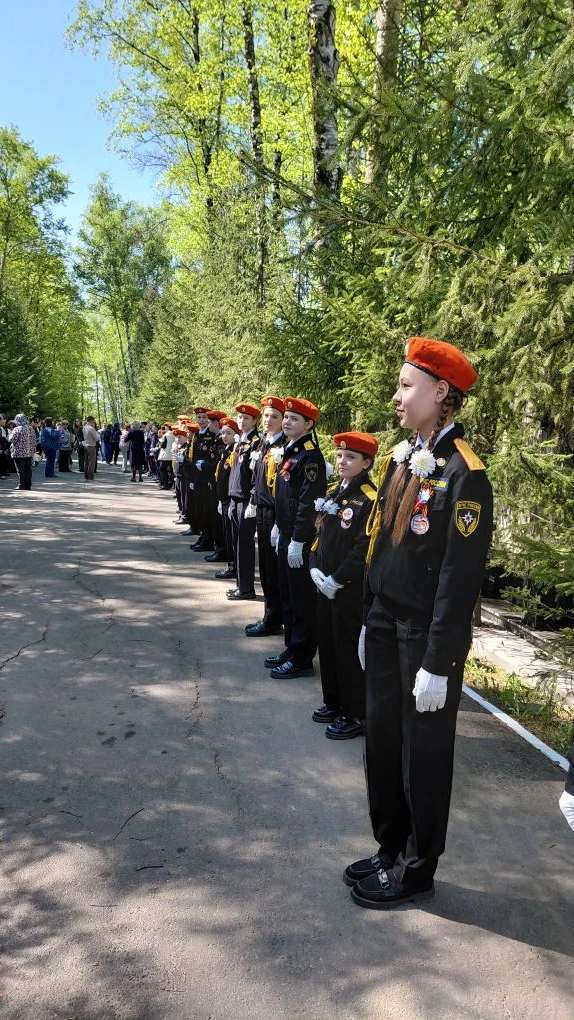 9 мая в рамках мероприятий, посвященных 81-ой годовщине Великой Победы, на мемориальном кладбище Сар