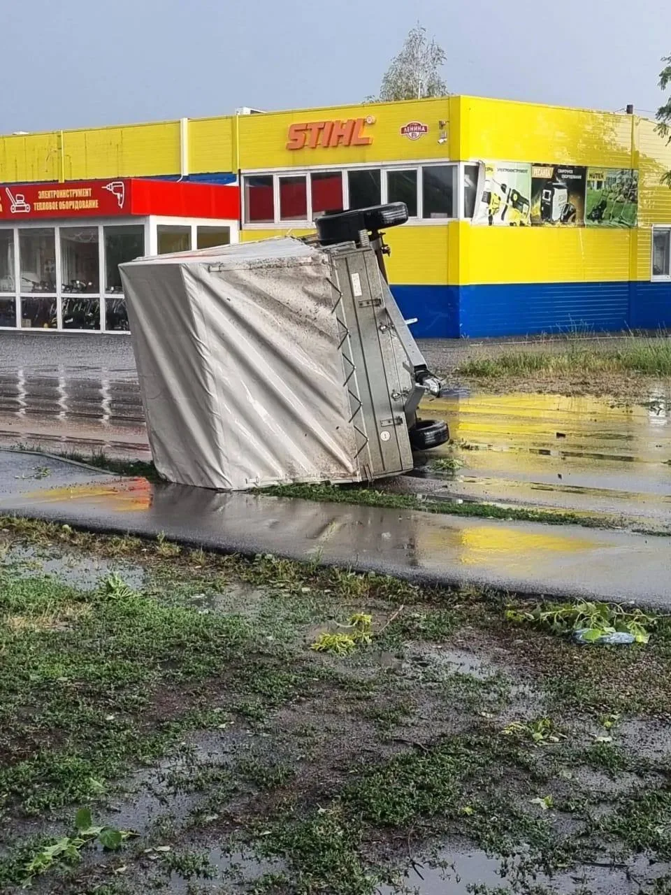 В Краснощёковском районе Алтайского края прошёл ураган.