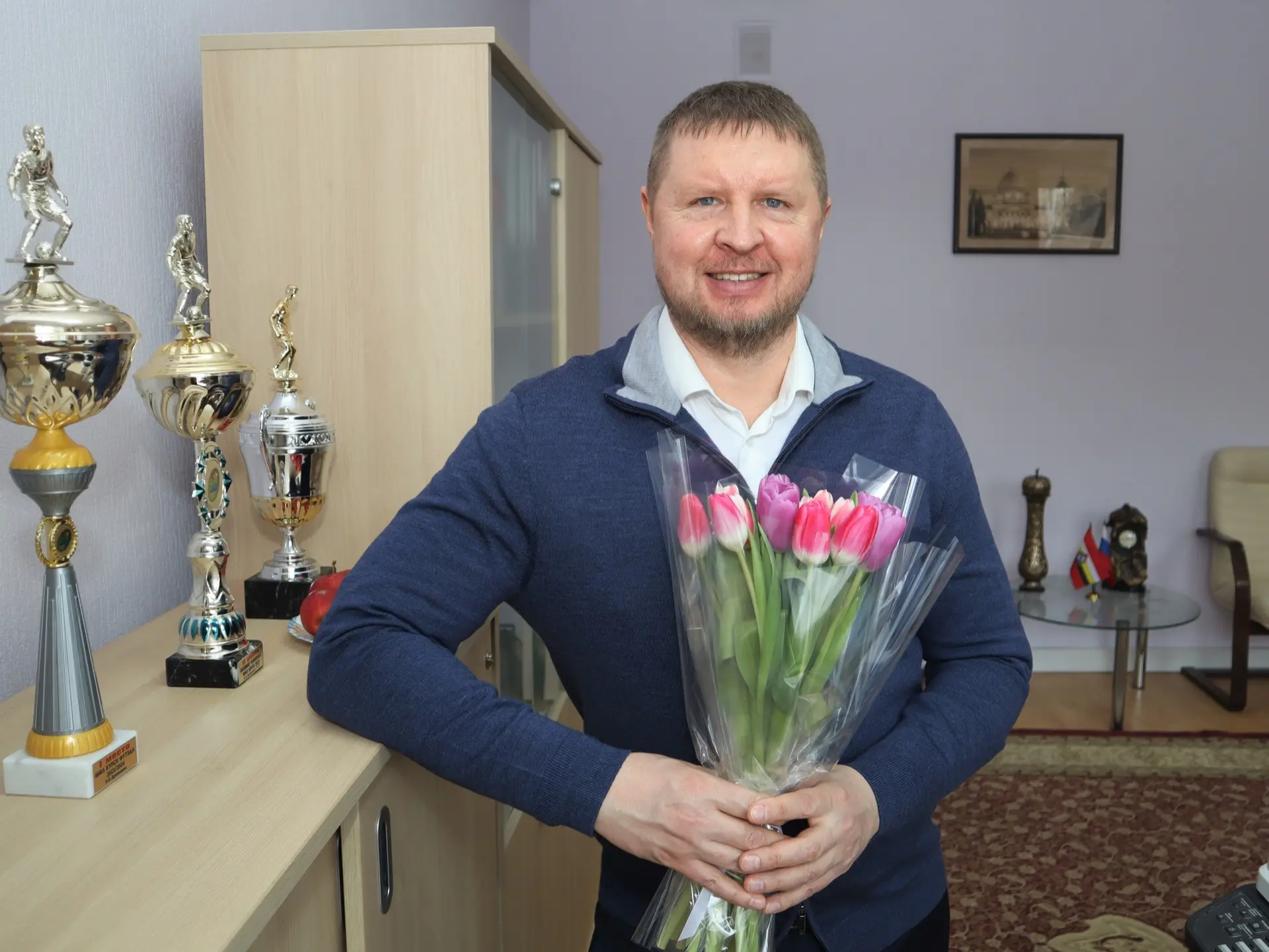 Дорогие женщины!    От всей души поздравляю Вас с Международным женским днём 8 Марта!    Для многих 