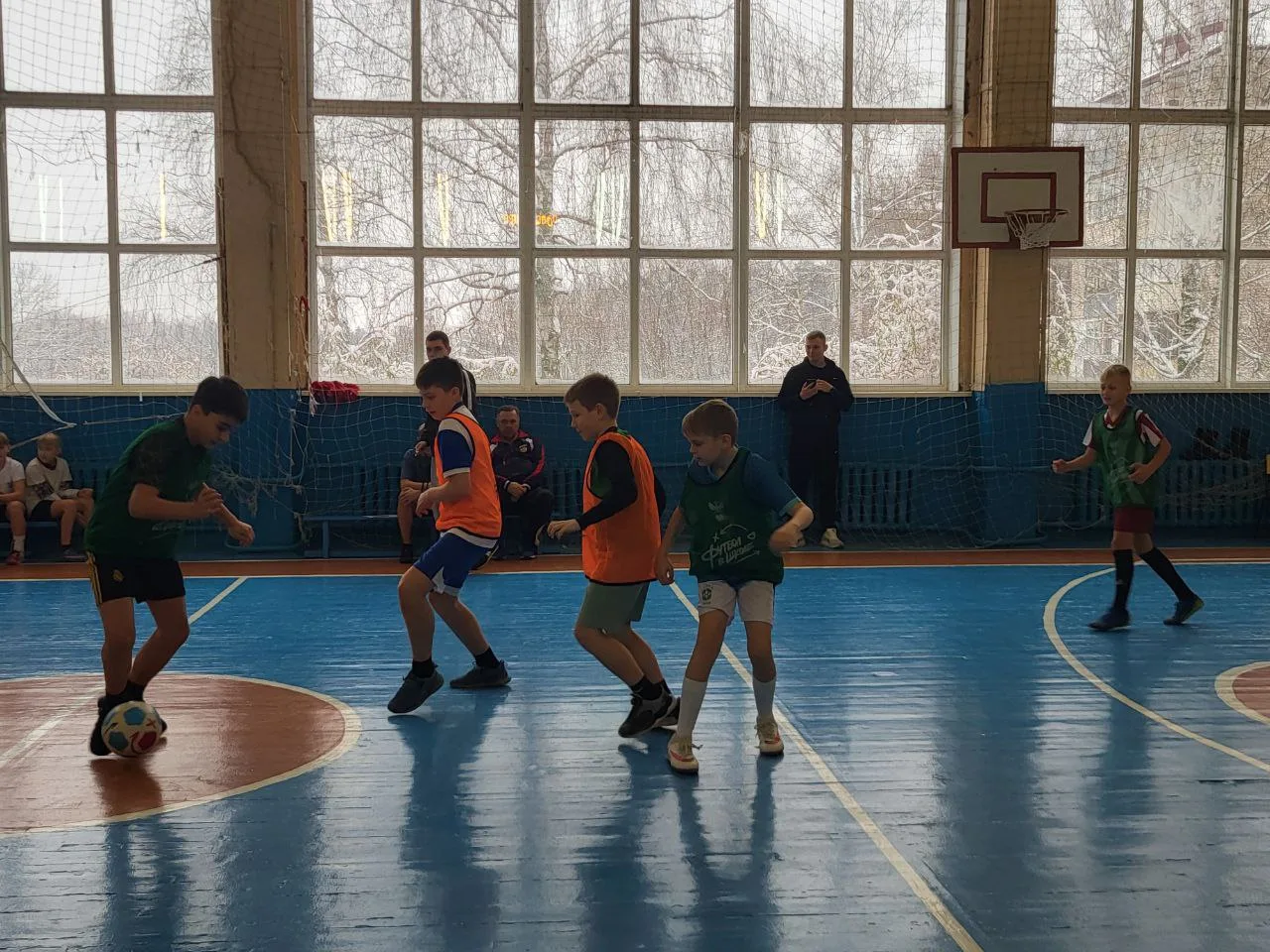 10 декабря спортивный зал гимназии стал ареной футбольных сражений. В турнире, посвященном всемирном