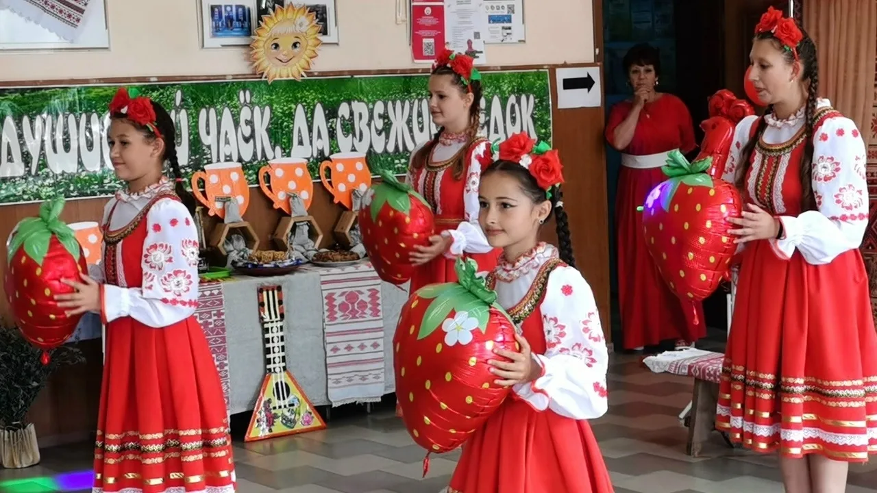 💫 В селе Сырцево состоялось культурно-брендовое мероприятие «Душистый чаёк, да свежий медок». Прогр