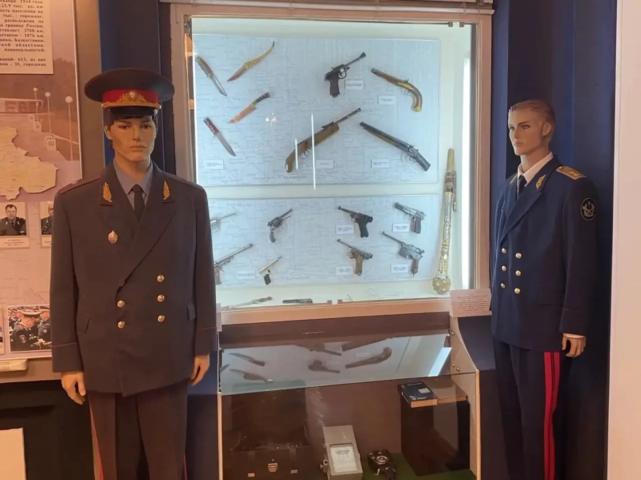 🚓 В музее УМВД  Недавно студенты 21 Ю вместе с преподавателем Ксенией Киреевой посетили музей культу