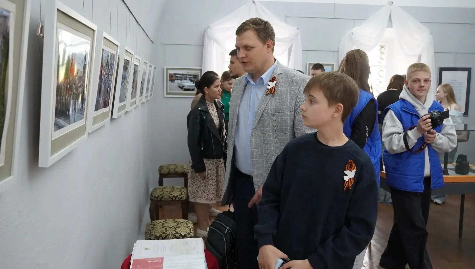 Посетили с сыном выставку талантливого оренбургского фотографа Александра Чердинцева, к...