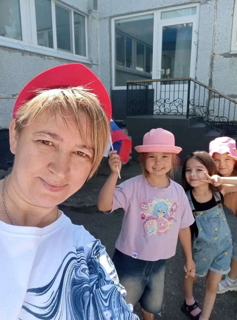Лето - время путешествий. А главный маршрут - по родной России! 
Квест 'По родной стране - с рюкзака