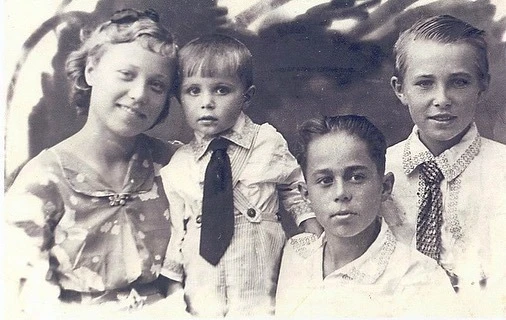 Мальчик, который выходил из бездны: как 14-летний Володя Дубинин переиграл фашистов в С...
