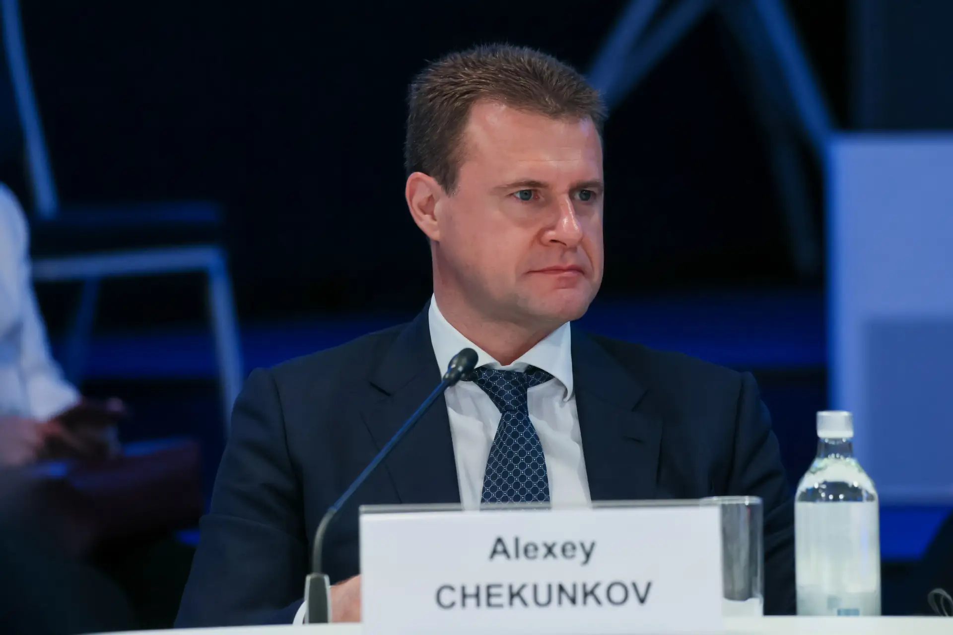 Глава Минвостокразвития Алексей Чекунков выступил на сессии ПМЭФ «Арктика для жизни: со...