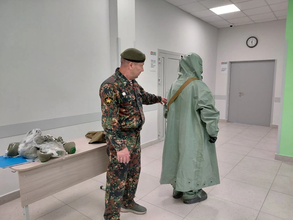 Программа сборов: День Содержание 1 Теория: основы военной службы, история, обязанности гражданина. 