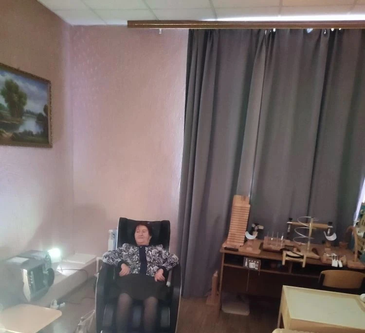В школе восстановления «Шаг за шагом», действующей на базе комплексного центра социальн...