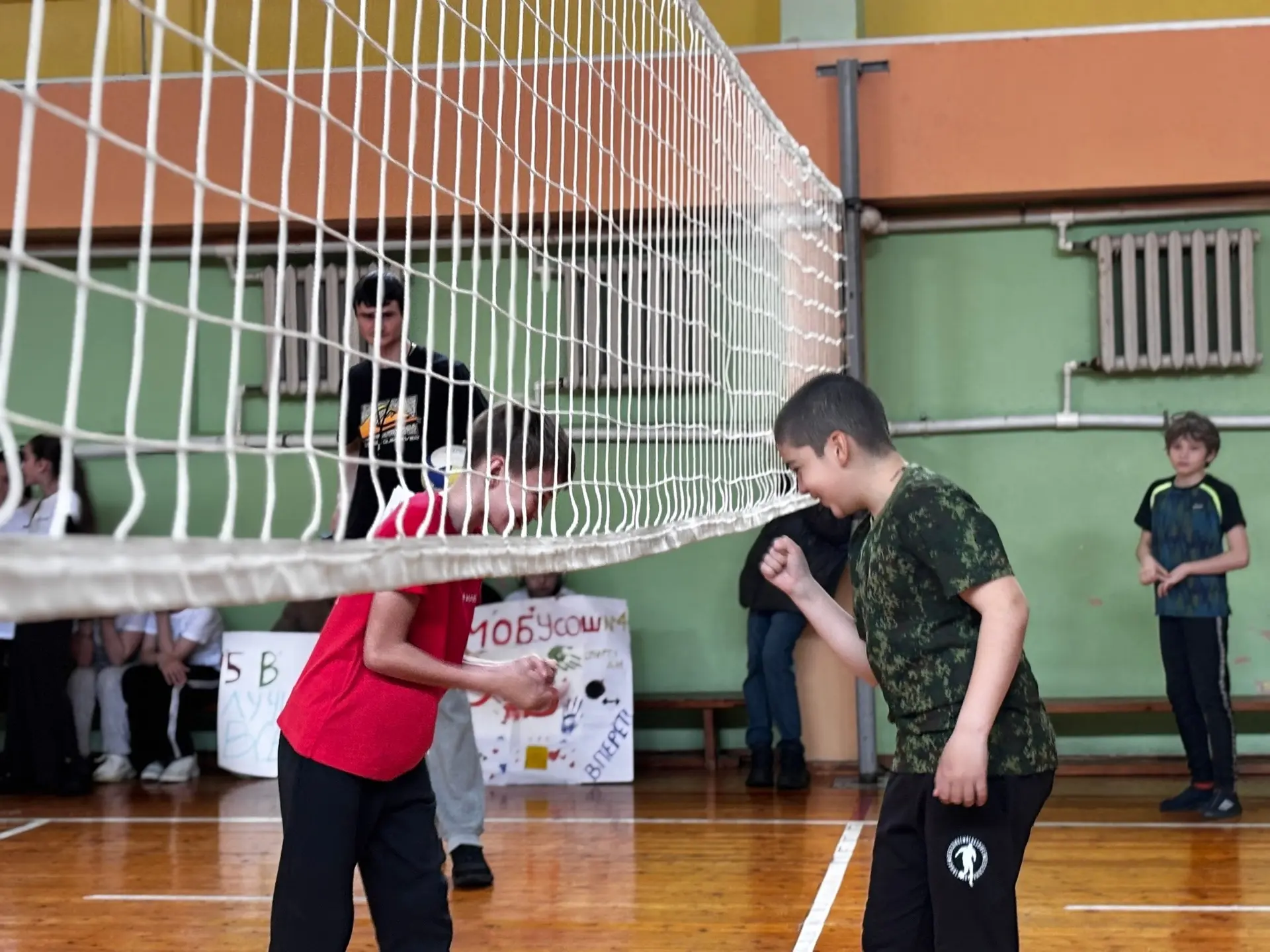 Спортивные каникулы в школе №4! 🏐⚡  Сегодня в нашей школе прошло мероприятие «Спортивные каникулы: п