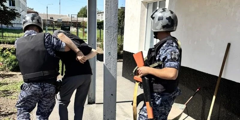 В детсадах и школах провели учения на случай опасности.