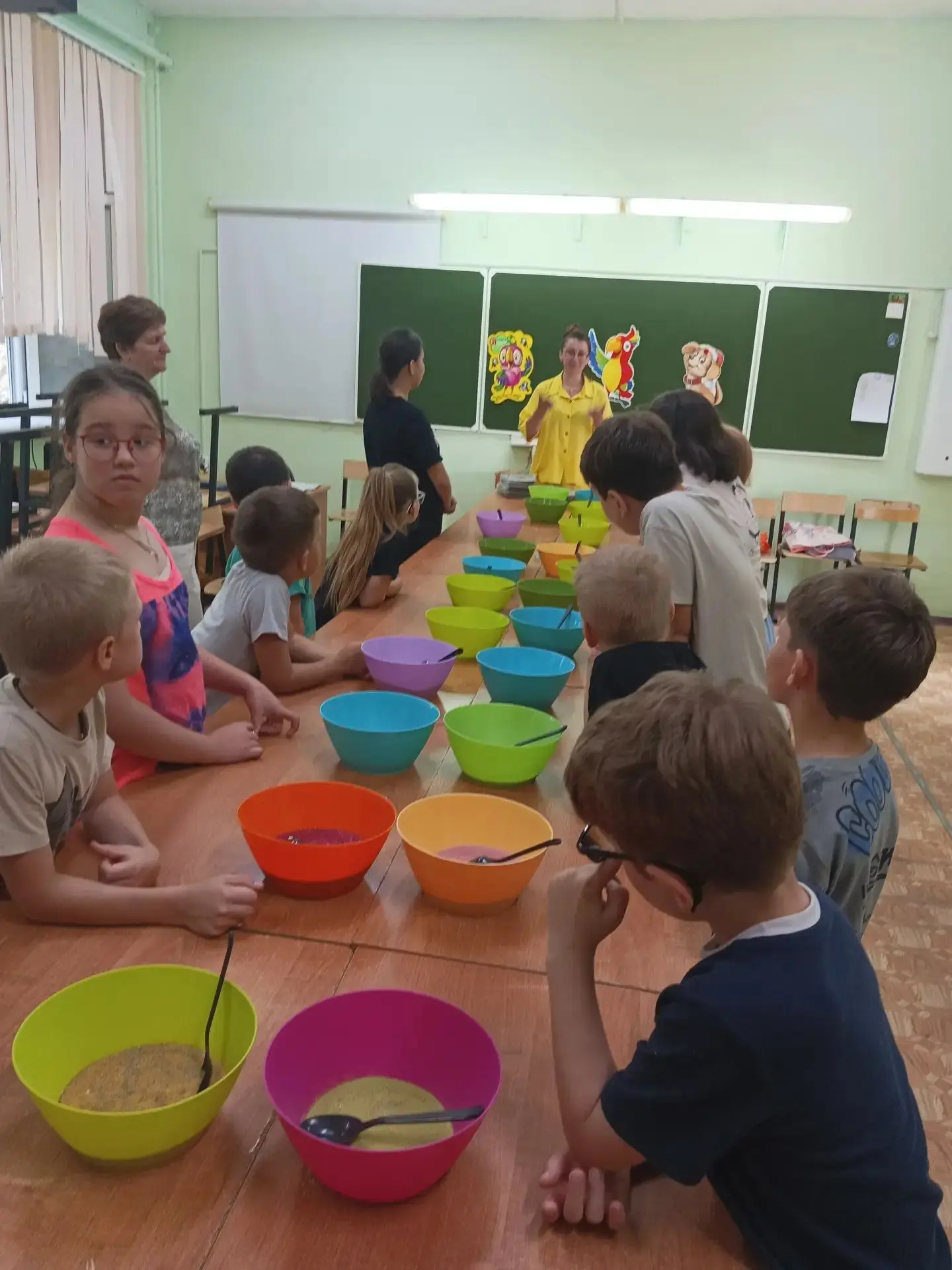 В нашем пришкольном летнем лагере прошёл увлекательный мастер‑класс от специалиста студии «Песочная 