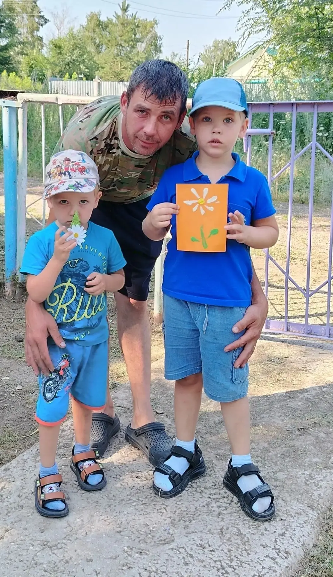 🌼А вечером ребята встречали родителей с символом праздника ромашками, сделанными своими руками!

#И