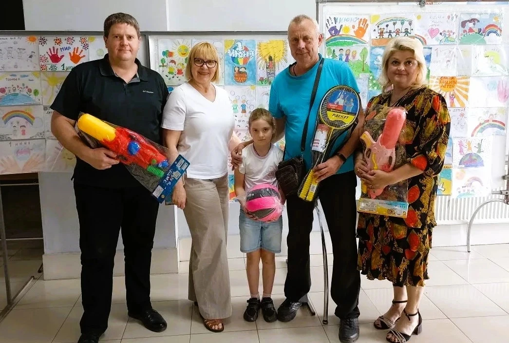 Мир глазами детей: на ЯКХЗ открылась выставка рисунков юных художников