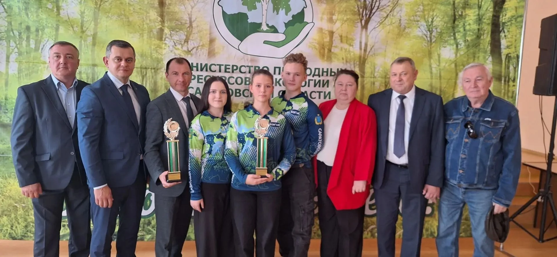 Базарно-Карабулакский лесхоз и школьное лесничество СОШ № 1 отмечены высокими наградами