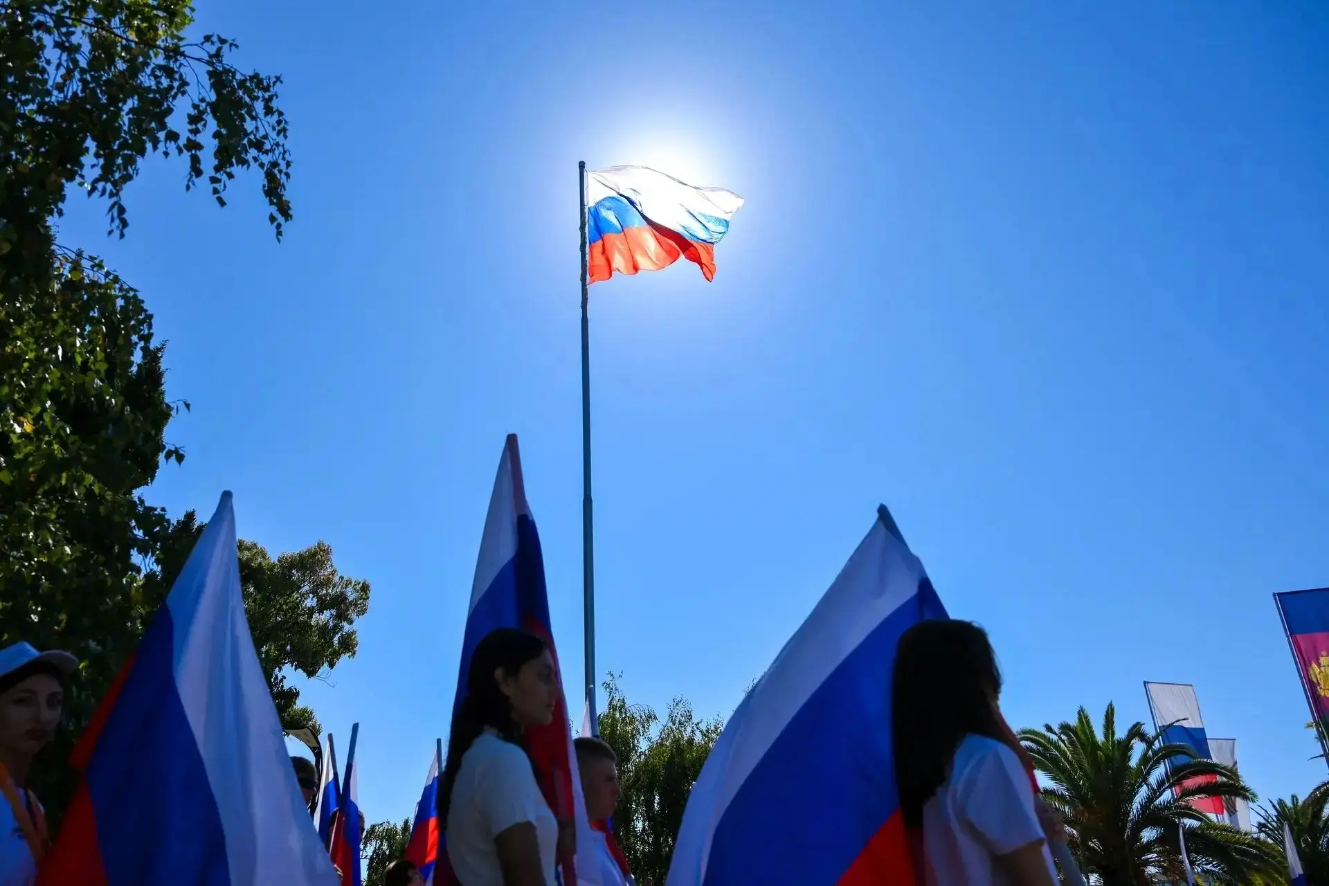 С Днём Государственного флага России! 🇷🇺