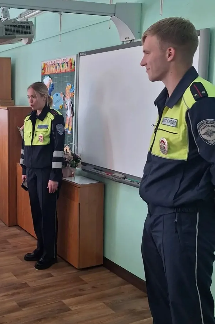 08.09.2026 года МБОУ Одинцовскую гимназию  № 11 посетили сотрудники Дорожно-патрульной ...