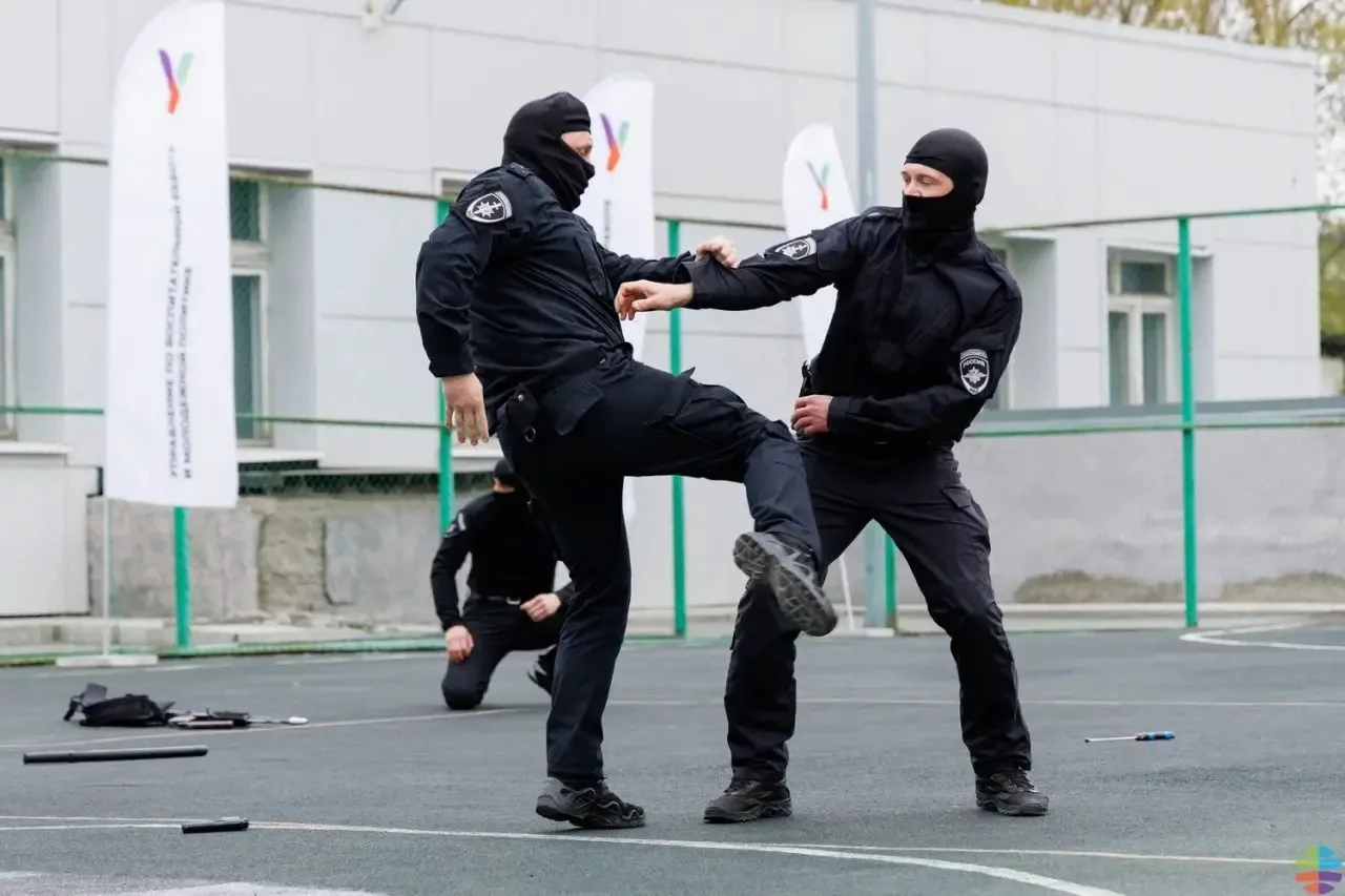 В Новосибирске сотрудники полиции приняли участие в мастер-классе «Точка перехвата»  В Сибирском гос
