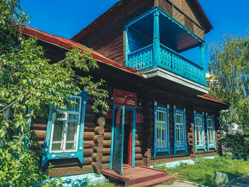 | ХООРАЙ ХҮНҮНГЕ УТКУШТУР |