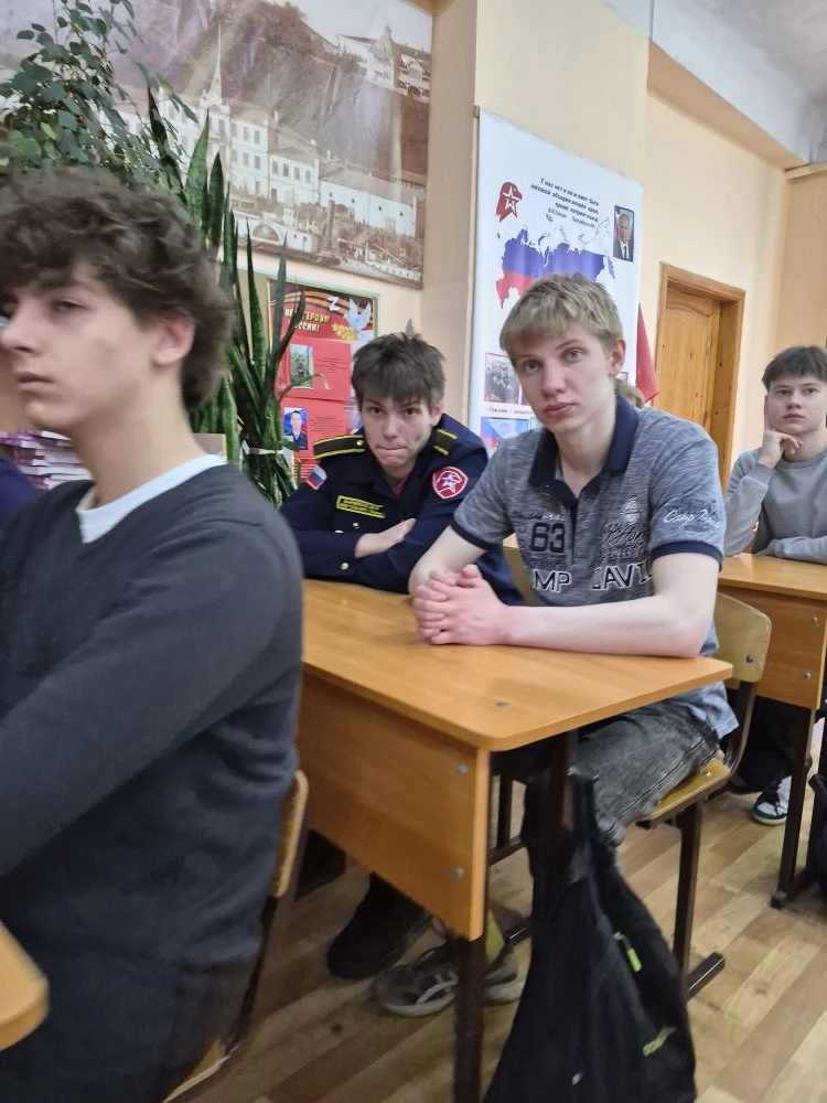 Помощник начальника УФСИН России по Кировской области Никитеев В.И провел тематического занятие в 10