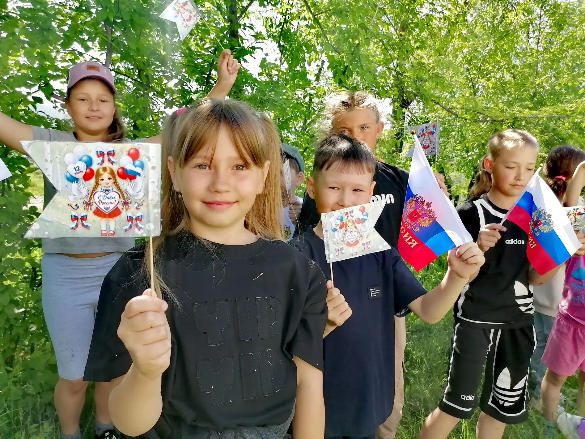 Как мы встретили День России в лагере «Солнышко» 🇷🇺

В нашем лагере дневного пребывания «Солнышко»