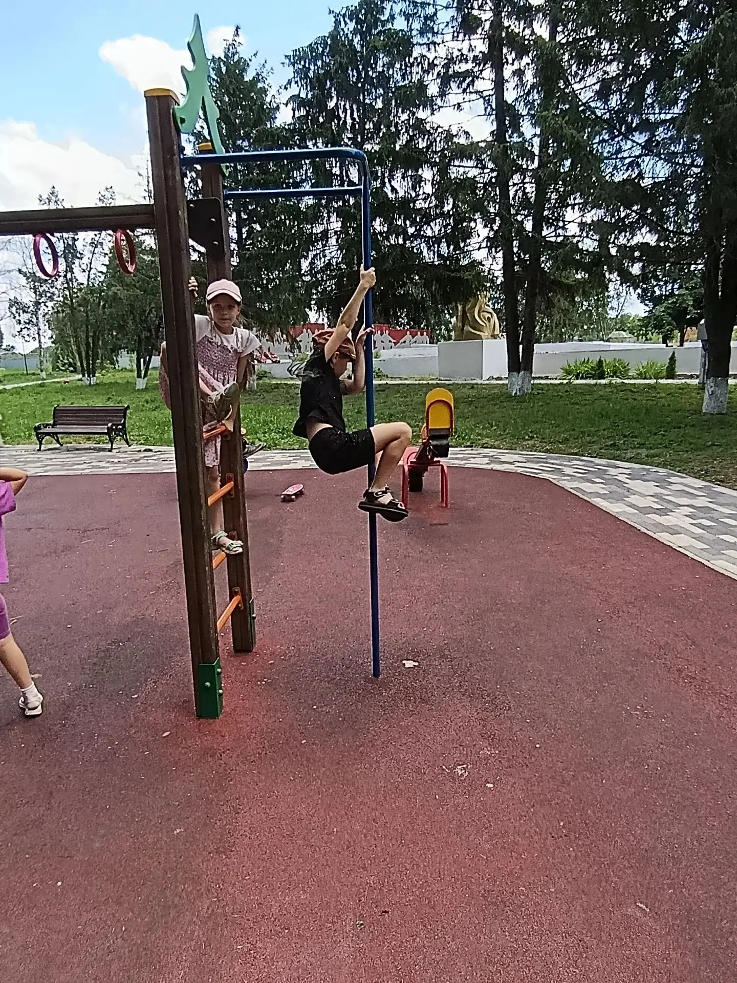 🌞🌴🏄🎇 Лето, время игр, радостных встреч, путешествий и экскурсий. Ребята весело 😜😜😜 отдохнули 