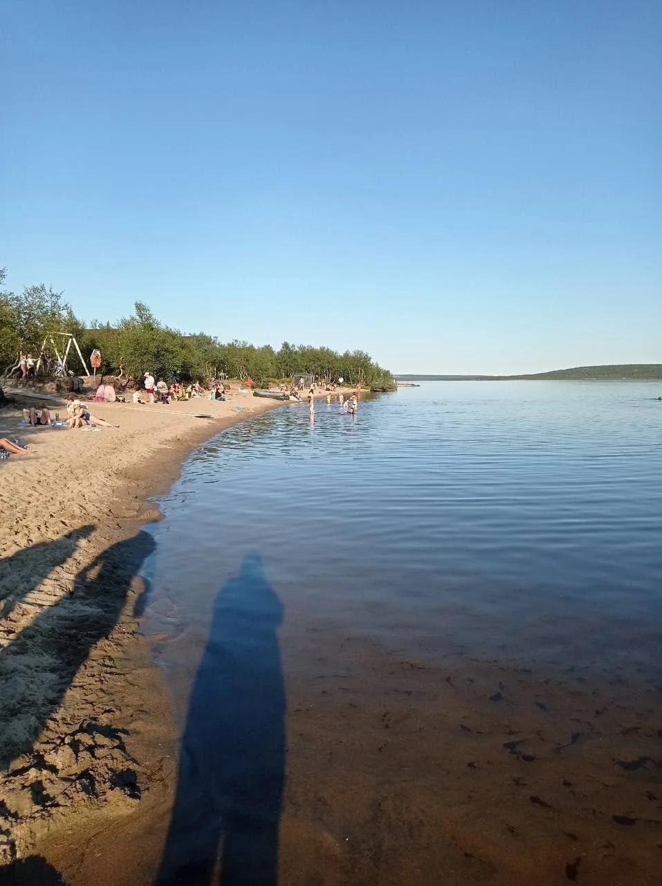 🏖 В Мурманской области готовят к открытию пляж «Северное сияние»  На озере Канентъявр уже приводят в
