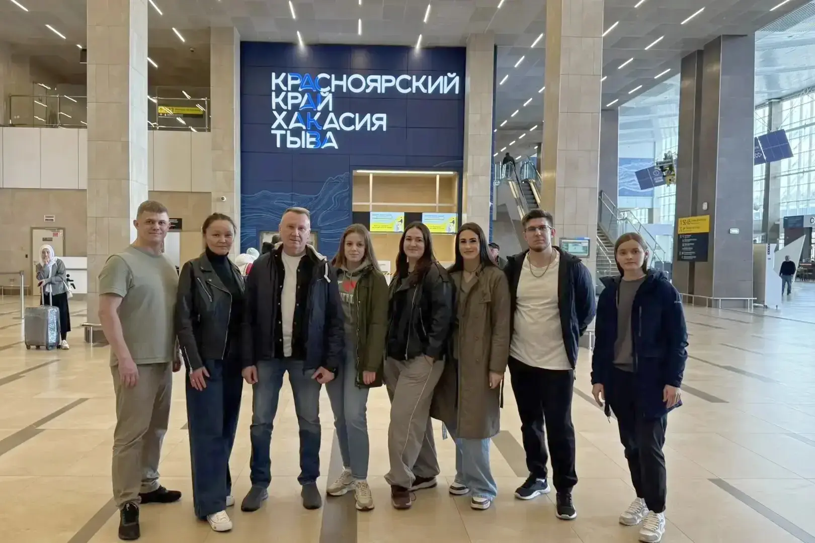 Группа врачей из Красноярска прибыла в Свердловск ЛНР для работы  🩺💊Семь специалистов - врач-невроло