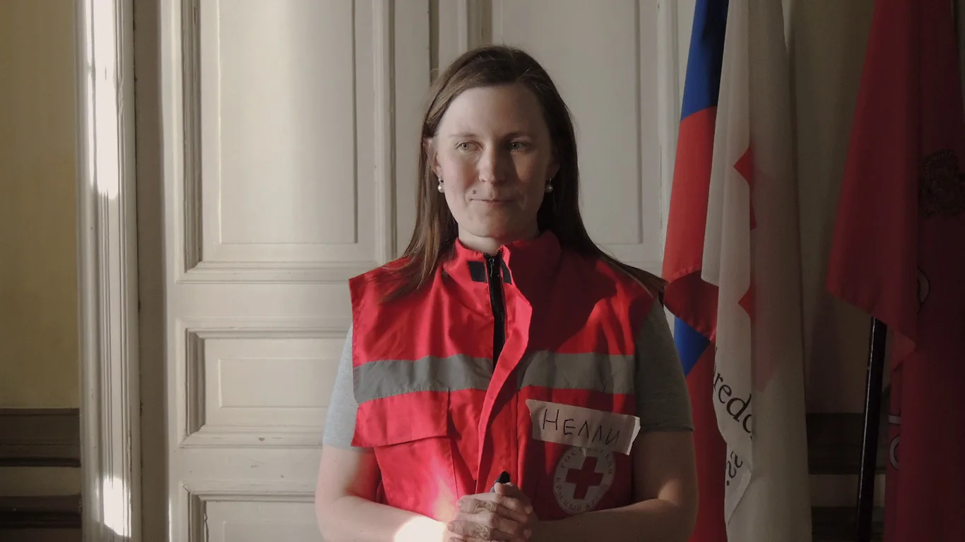 Чтобы помочь другим, сначала помоги себе

Волонтёры «Друзей Петербурга» побывали на мастер-классе «Р