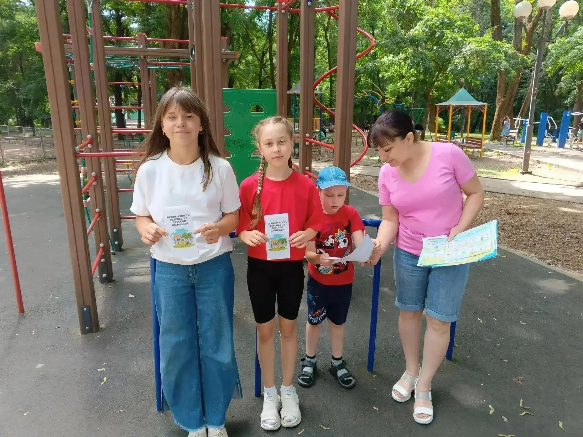 🛼⛹‍♂🎡🎢В рамках Всероссийской акции «Безопасность детства» Чепенко Марина Петровна провела беседу 