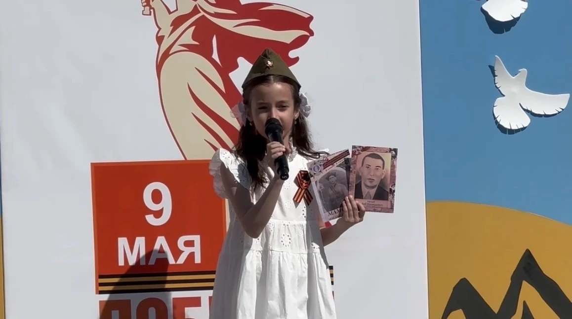 Спасибо за мир! ❤️  Спешим поделиться с Вами кадрами выступлений наших учениц в праздничном концерте