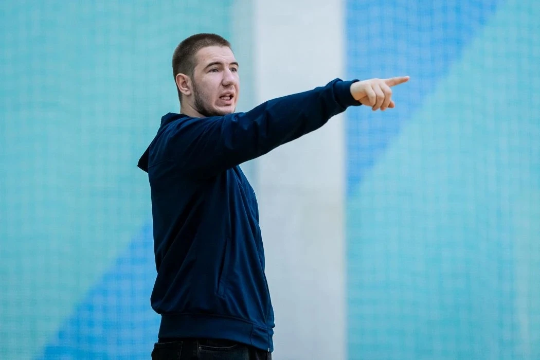 ⚽️🥇От всего коллектива сердечно поздравляем с Днем рождения —Илью Сергевича Чудинова!

Быть учителе
