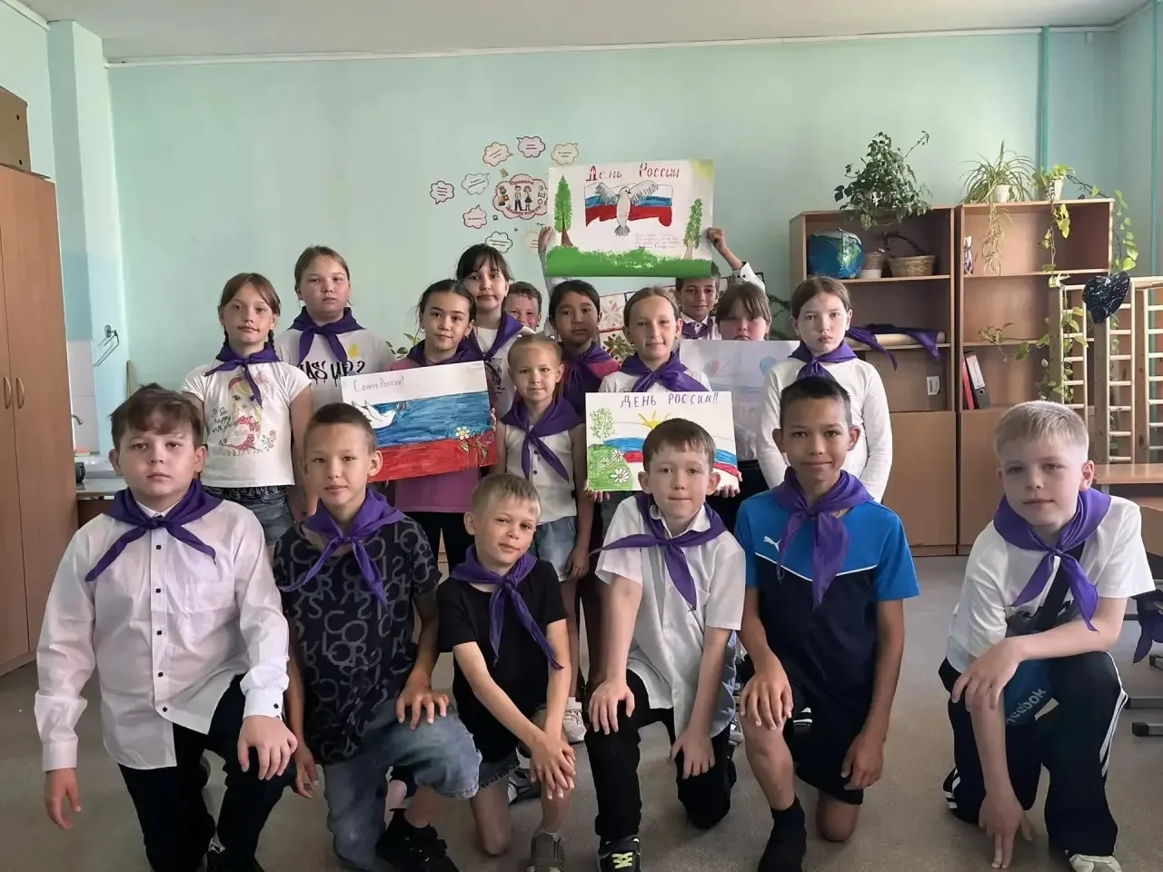 Итоги конкурса плакатов ко Дню России! 🇷🇺

В нашем лагере прошёл традиционный творческий конкурс! 
