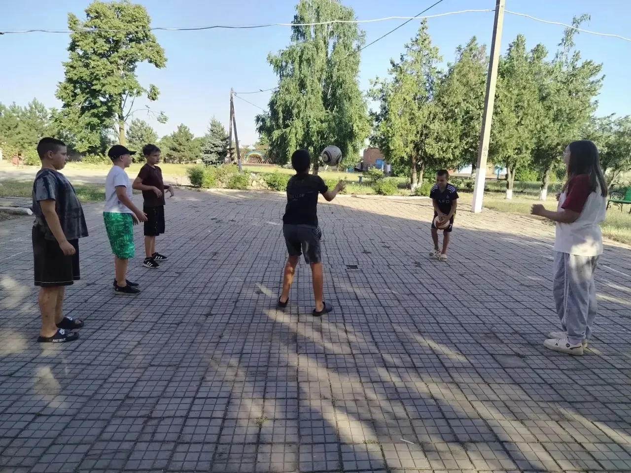 Наш день на площадке «Страна летних затей» на базе МБОУ СОШ №18 им. Н. П. Симоняка!
 Сначала — заряд