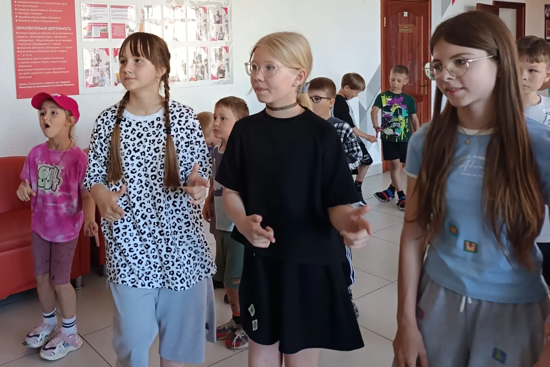 Есть память, которой не будет забвенья, и слава, которой не будет конца…

В нашей школе активно пров