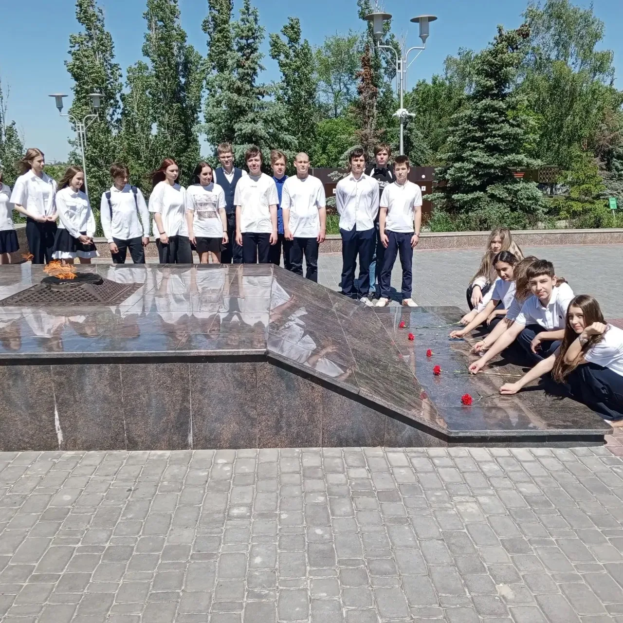 🕊️Есть места, где время словно останавливается. Одно из них — Соколова гора и Вечный огонь.

Недавн