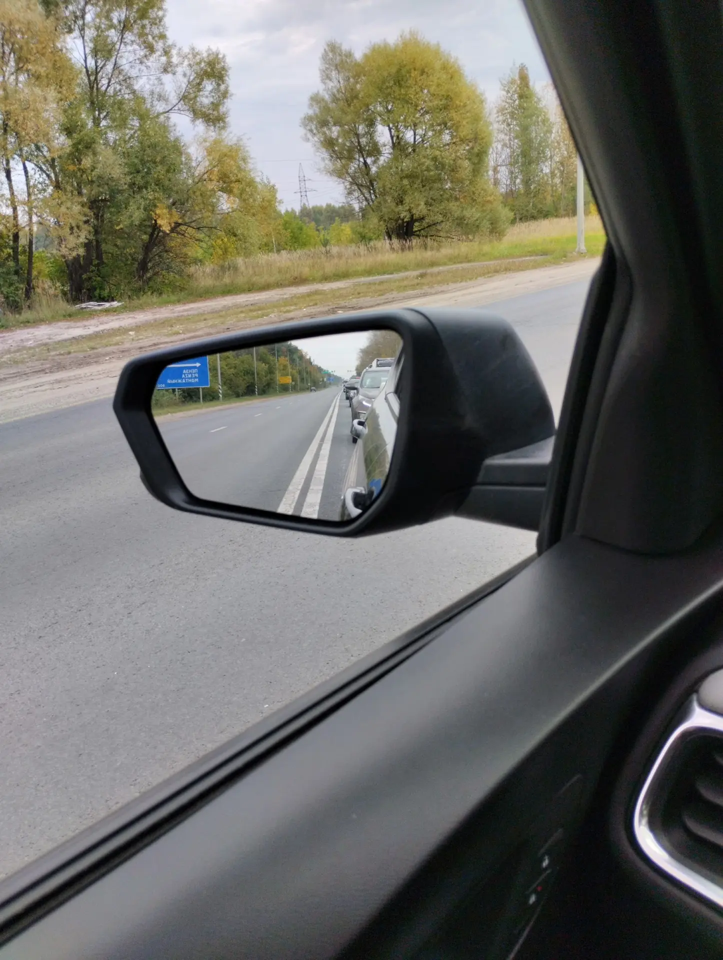 Пробка Монтажный от выезда на М5, у заправки РН до светофора. Ремонт дороги после свето...