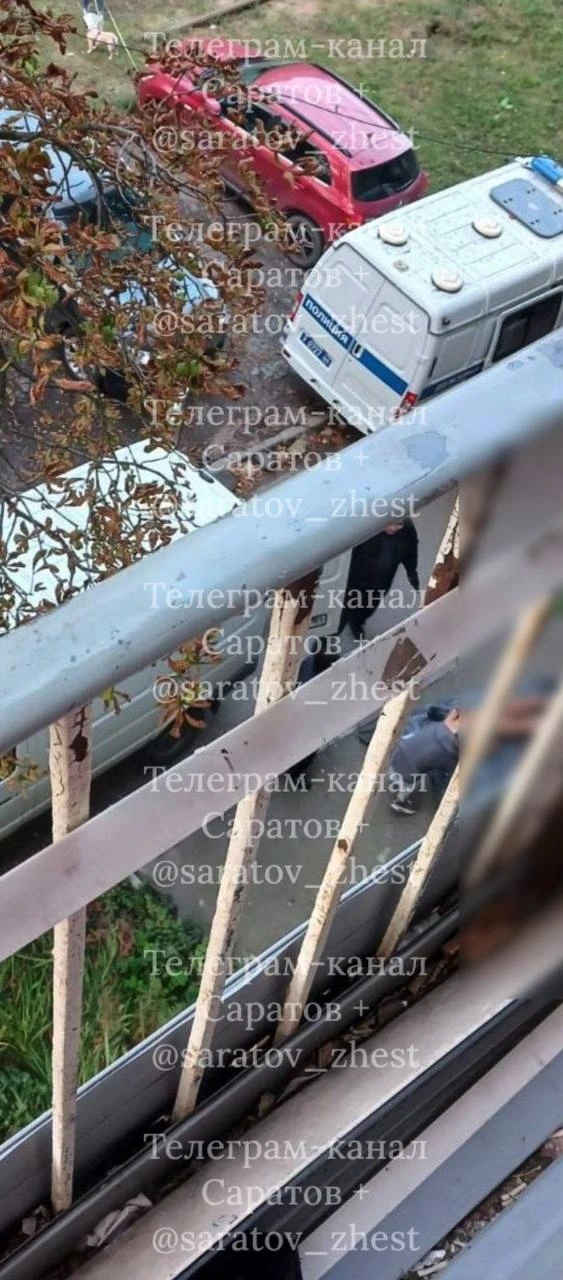 Читатели сообщают, что на 2-й Садовой в квартире нашли труп мужчины.