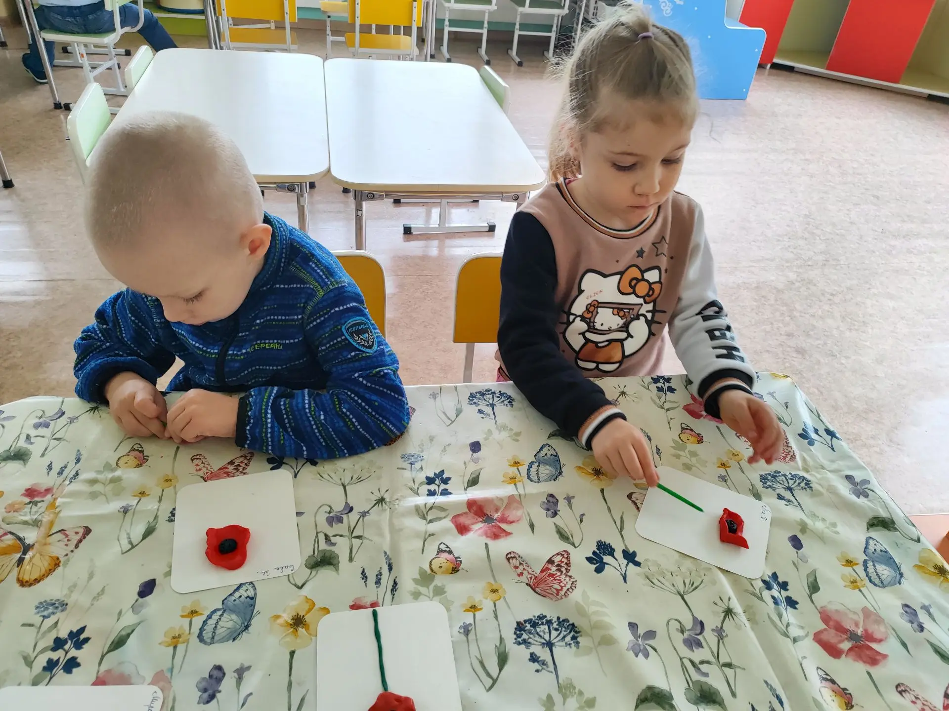 Сегодня в средней группе №8 прошло увлекательное занятие по лепке, на котором ребята с ...
