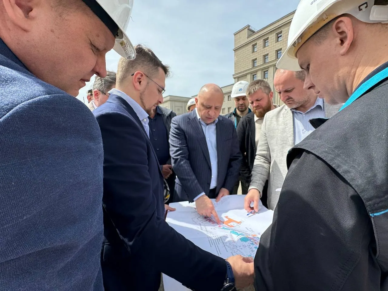 Ход строительства станции метро «Театральная» и благоустройство прилегающей территории ...
