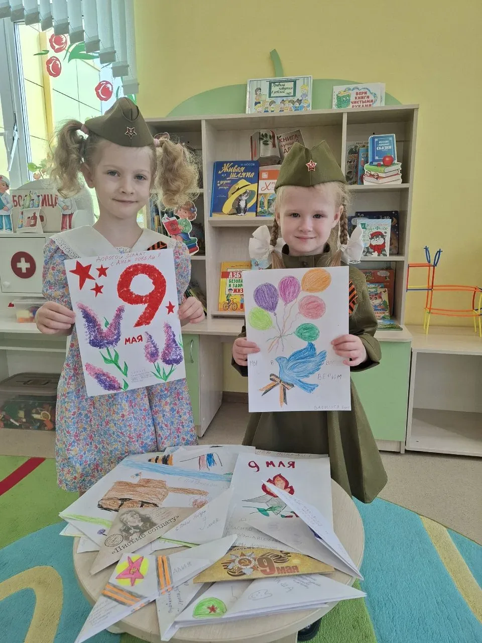Ребята из групп «Золотой Ключик», «Росинка» и «Звёздочки» вместе с педагогами и родителями подготови