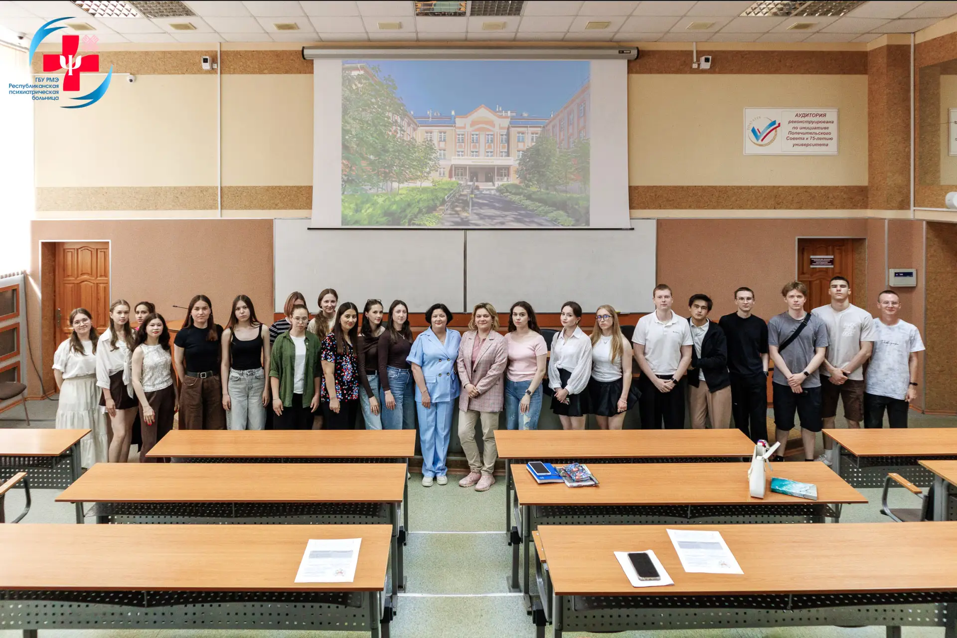 Окно в профессию🧑‍🎓
⁣
Специалисты нашей социальной службы стали участниками традиционной встречи с