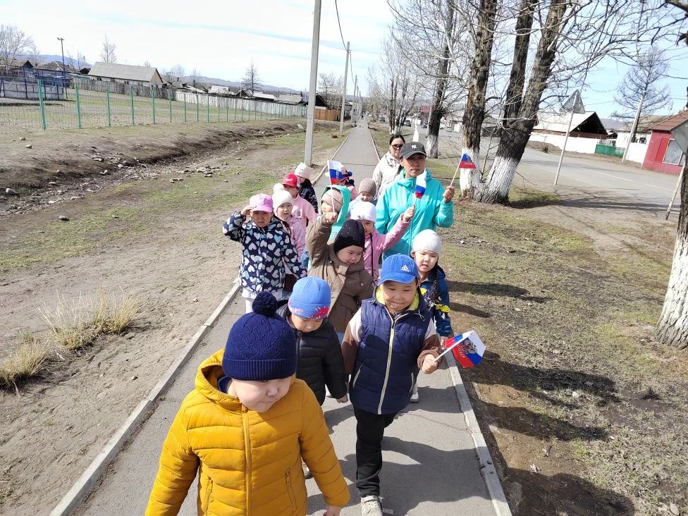 С ребятами старшей группы "Сказка" и с физ. инструктором Олча Кимовной, мы посетили физ...