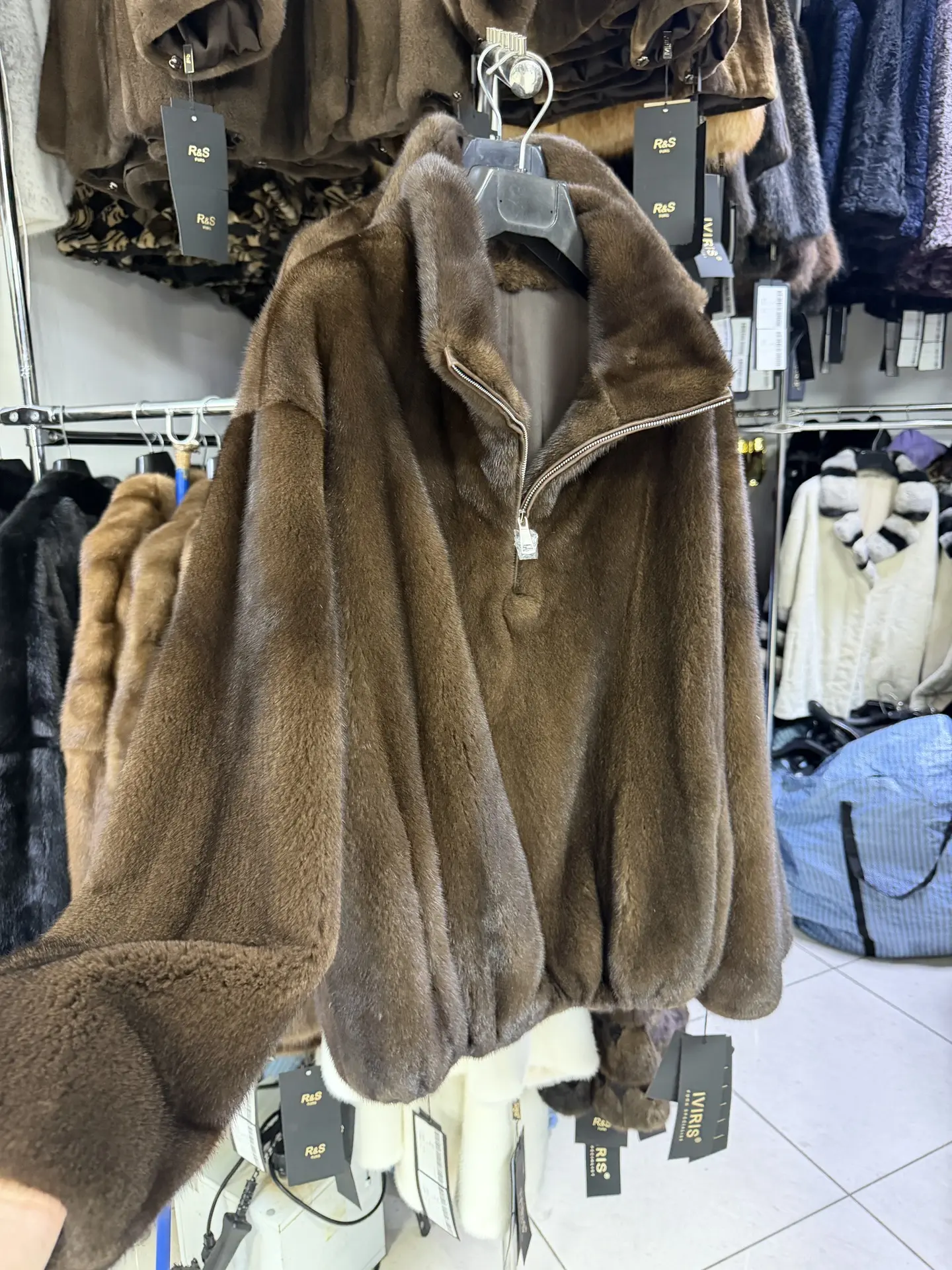 Норковый анорак в длине 65 см