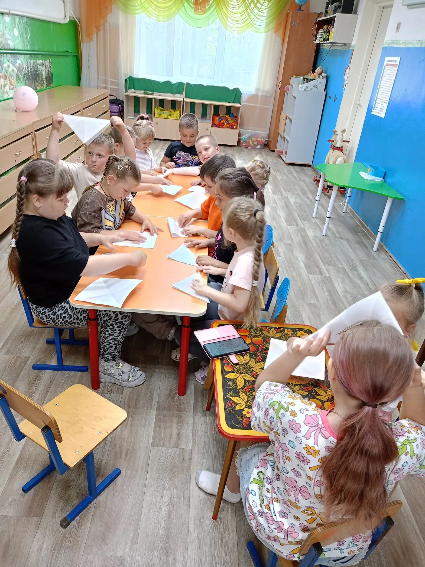 🐸 Прыгающее чудо своими руками!

Сегодня в нашей группе было  шумно и весело! Мы с ребятами преврат