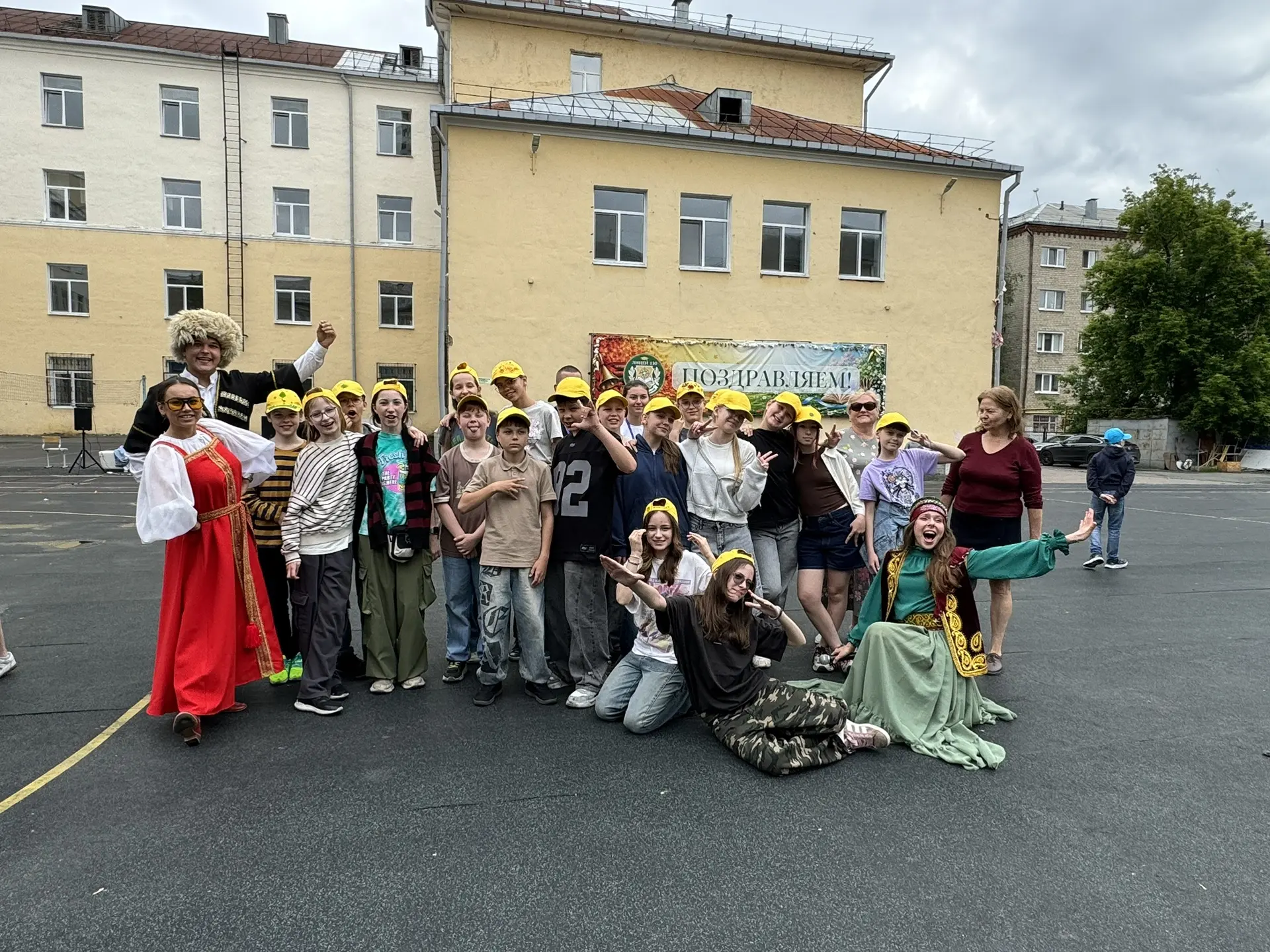 🌈 9 день смены в ГОЛ «Радуга» на базе нашего лицея 
Танцевальная зарядка💃🕺
Линейка: планы, бонусы