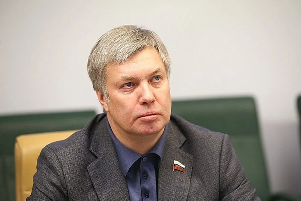 Алексей Русских: в школах Ульяновской области бесплатное питание детей из многодетных с...